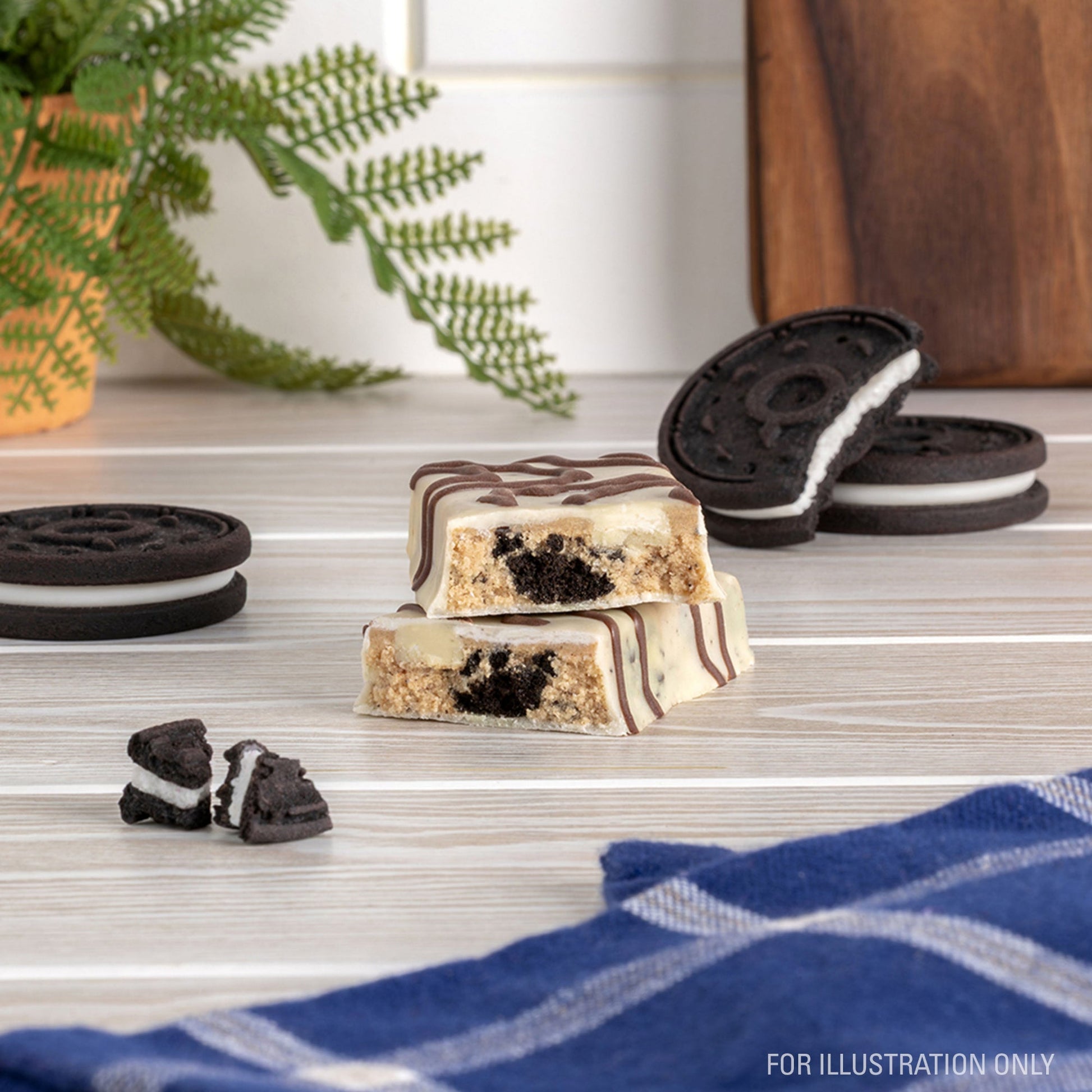 dipped-cookies-and-cream-protein-bars-r8 15807_QN_USA_ProteinBar_CAC_InterimAssetUpdate_Digital-Dipped-ProductCarouselSet_Tabletop1.jpg